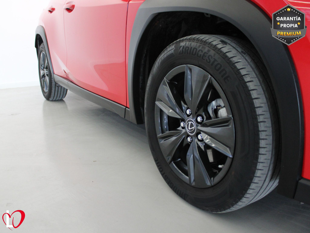 LEXUS UX 2.0 250H BUSINESS 184 de segunda mano