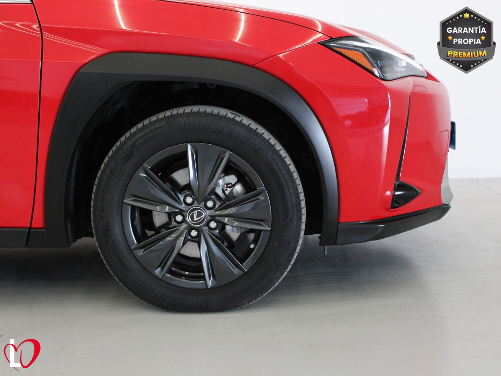LEXUS UX 2.0 250H BUSINESS 184 de segunda mano