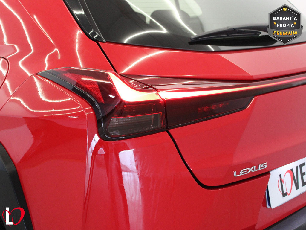 LEXUS UX 2.0 250H BUSINESS 184 de segunda mano