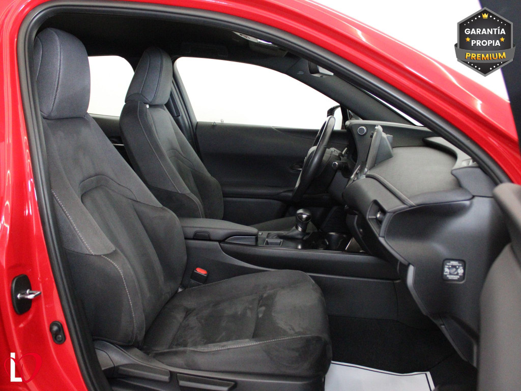 LEXUS UX 2.0 250H BUSINESS 184 de segunda mano