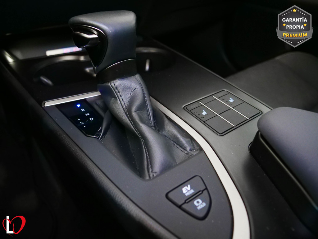 LEXUS UX 250H HYBRID 2WD 184 de segunda mano