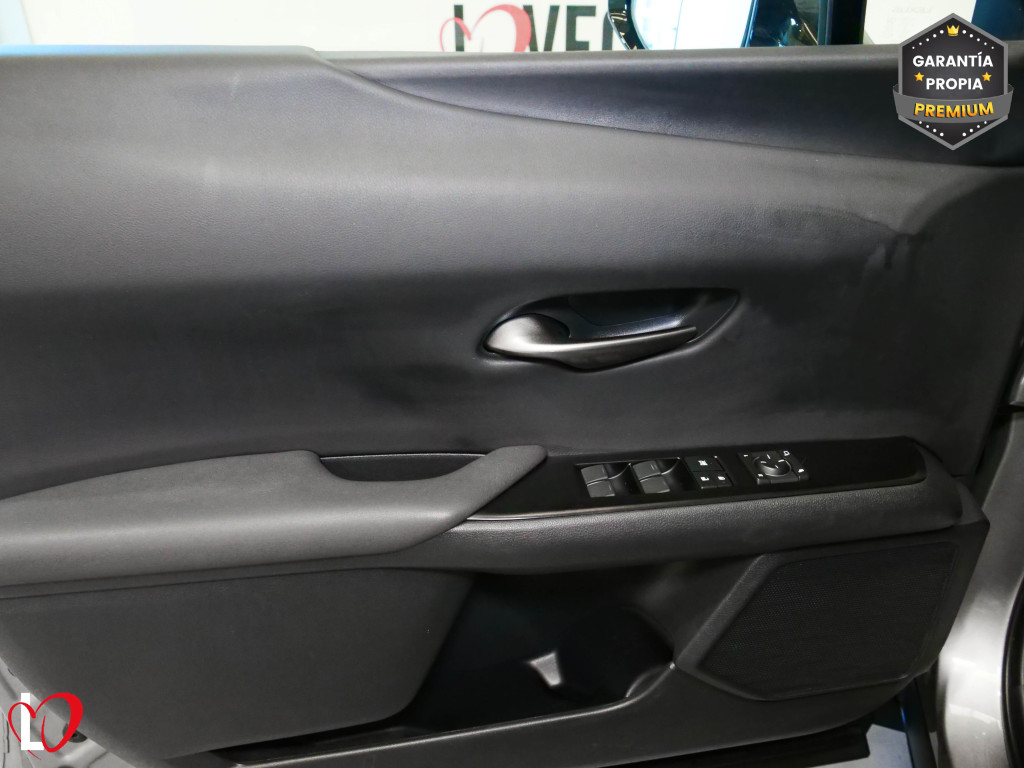 LEXUS UX 250H HYBRID 2WD 184 de segunda mano