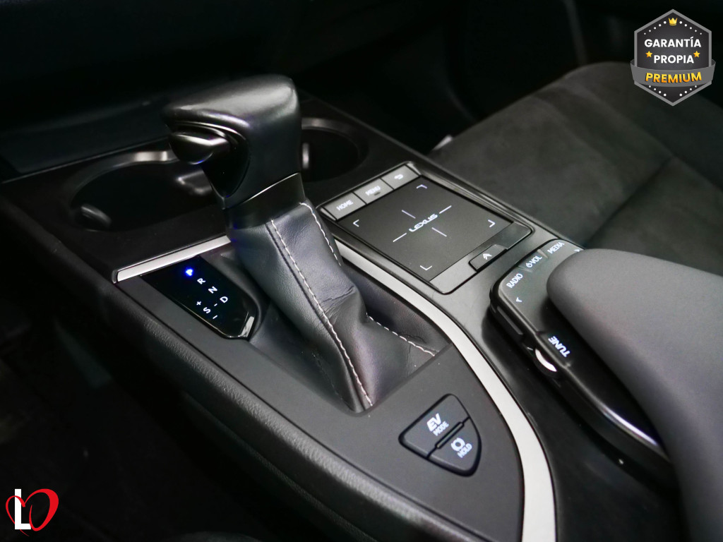 LEXUS UX 250H HYBRID 2WD 184 de segunda mano