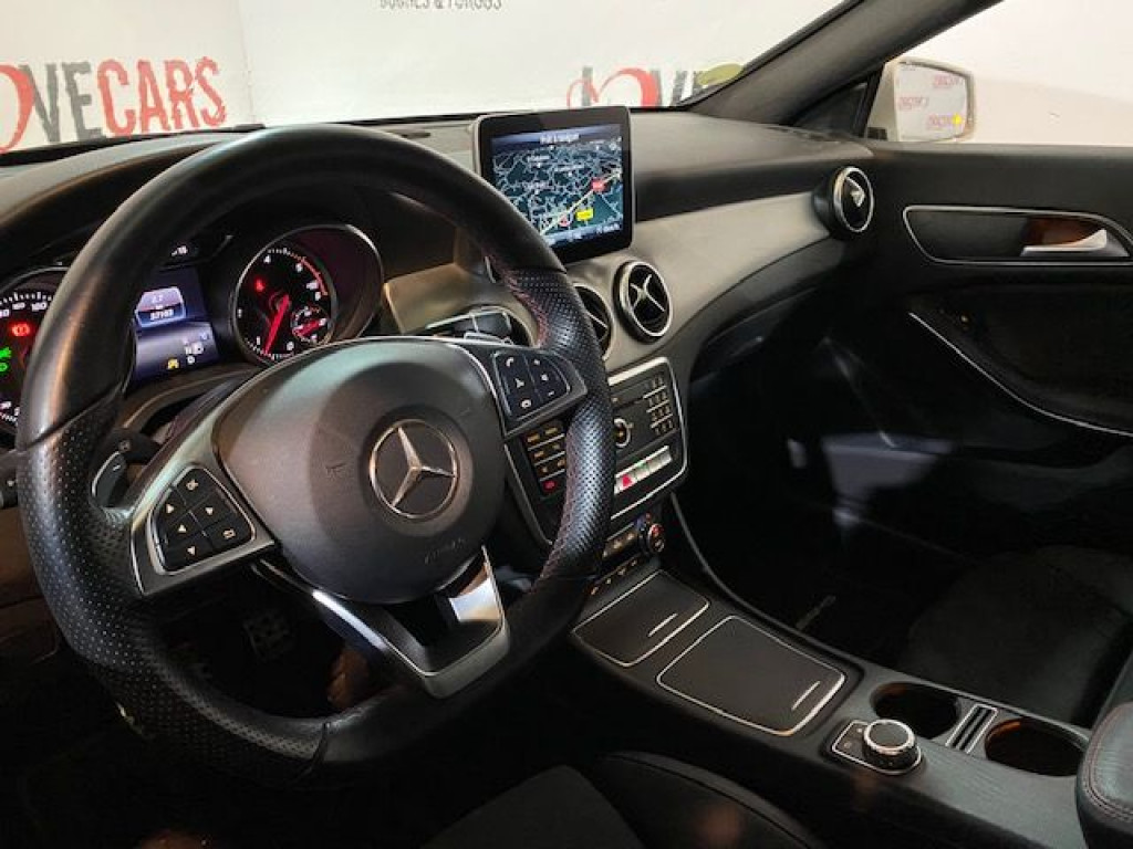 MERCEDES CLA 200 D AUTOM. AMG 136CV de segunda mano