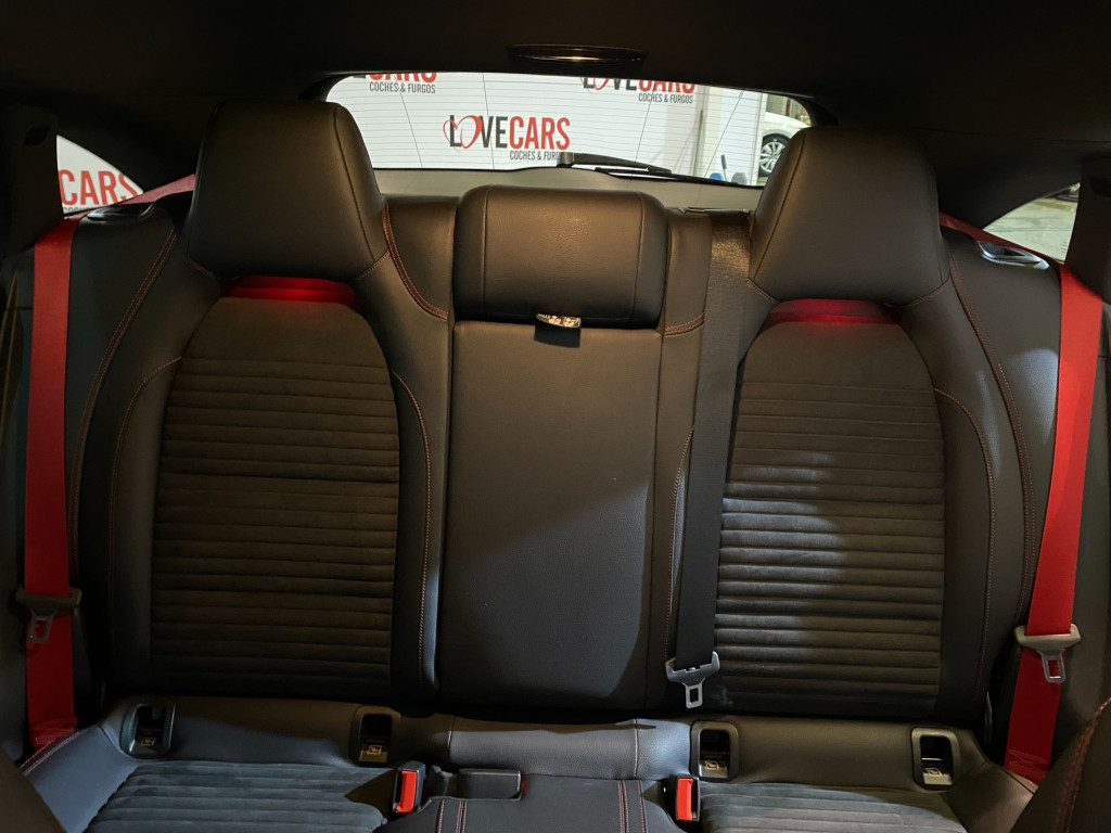 MERCEDES CLA 200 D AUTOM. SHOOTING BRAKE AMG LINE 136 de segunda mano