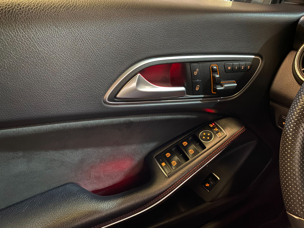 MERCEDES CLA 200 D AUTOM. SHOOTING BRAKE AMG LINE 136 de segunda mano