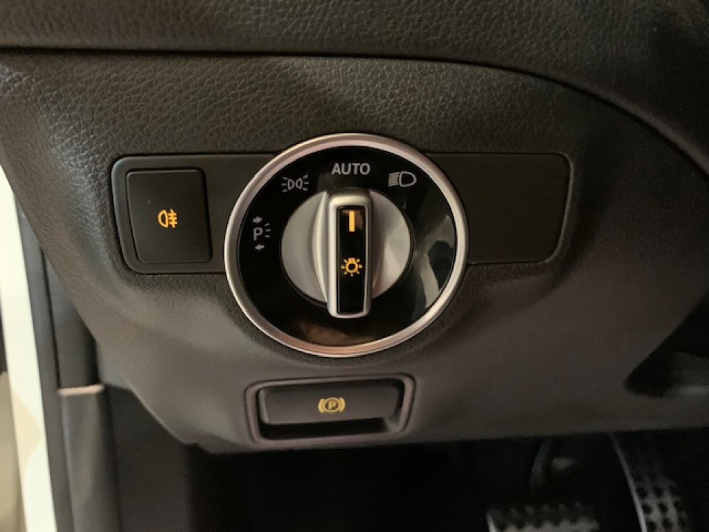 MERCEDES CLA 2.1 220 D AMG SHOOTING BRAKE BREAK LAUNCH EDITION DCT  de segunda mano MERCEDES CLA 2.1 220 D AMG SHOOTING BRAKE BREAK LAUNCH EDITION DCT  de segunda mano