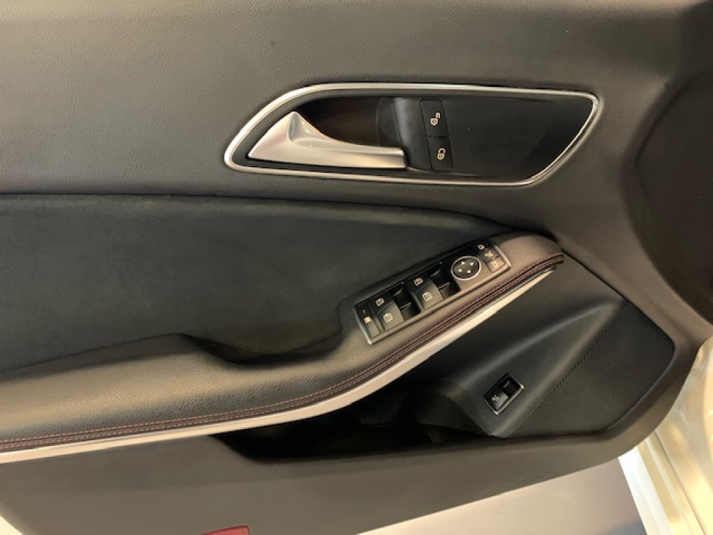 MERCEDES CLA 2.1 220 D AMG SHOOTING BRAKE BREAK LAUNCH EDITION DCT  de segunda mano MERCEDES CLA 2.1 220 D AMG SHOOTING BRAKE BREAK LAUNCH EDITION DCT  de segunda mano