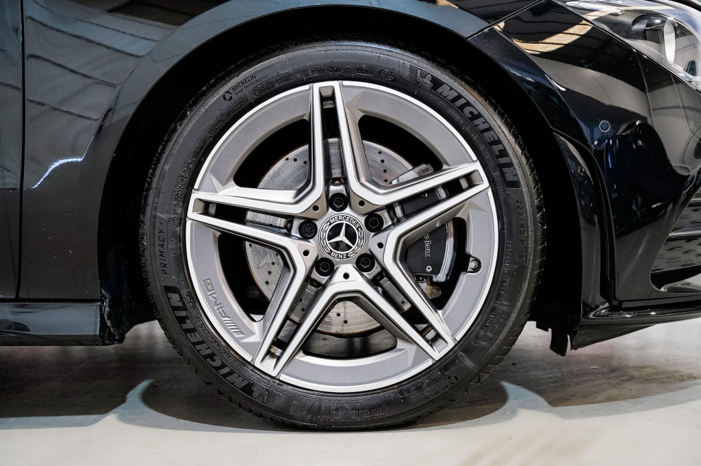 MERCEDES CLA COUPE 200 D AMG DCT 150 de segunda mano