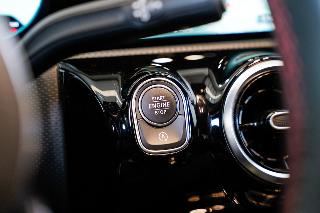MERCEDES CLA COUPE 200 D AMG DCT 150 de segunda mano