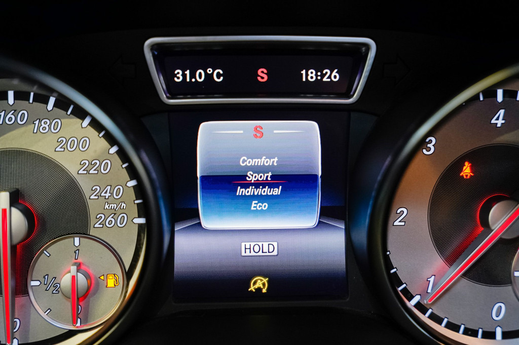 MERCEDES CLA COUPE 200 D COUPE AMG 136 de segunda mano