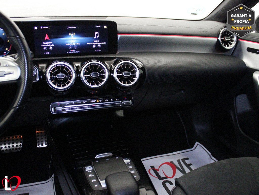MERCEDES CLA SHOOTING BRAKE 200 D DCT AMG Line de segunda mano