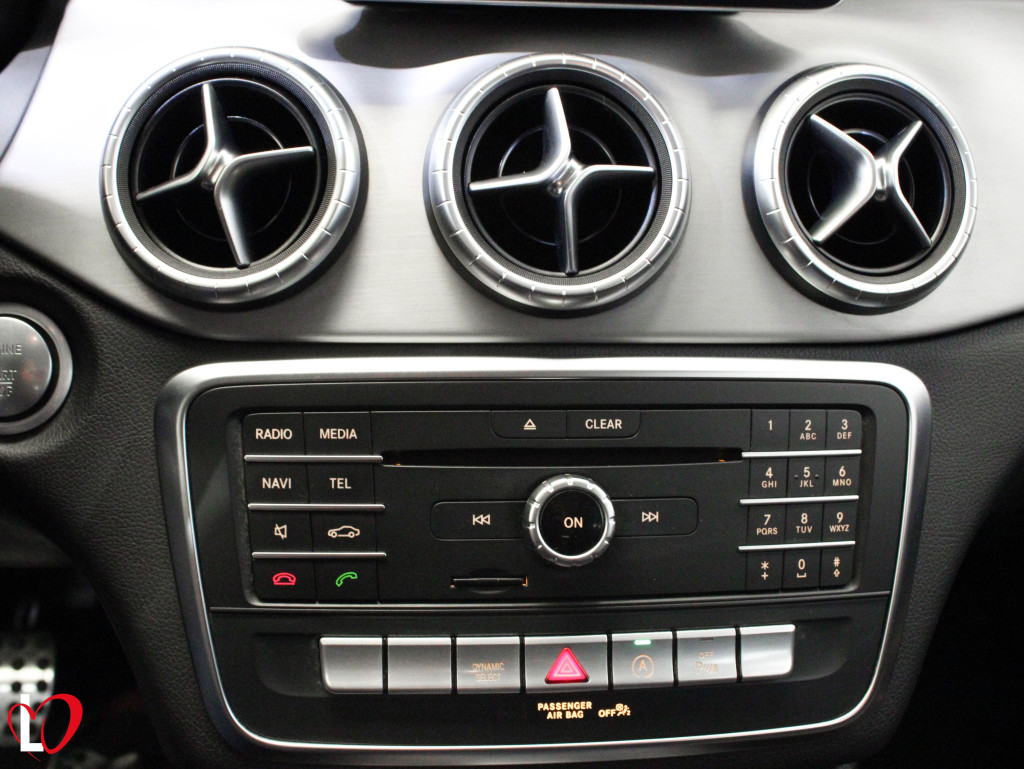 MERCEDES CLA SHOOTING BRAKE CLA 220 D AUTOMÁTICO AMG 177 de segunda mano