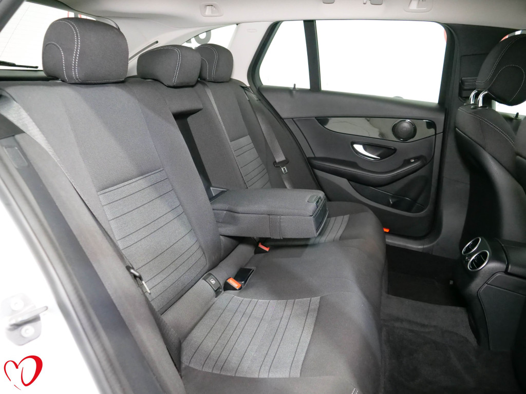 MERCEDES CLASE 200 D AUTO. BUSINESS 136 de segunda mano