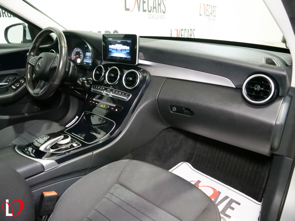 MERCEDES CLASE 200 D AUTO. BUSINESS 136 de segunda mano