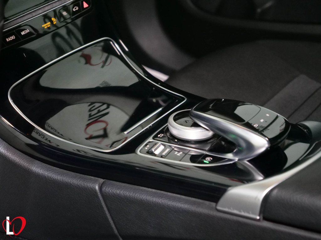 MERCEDES CLASE 200 D AUTO. BUSINESS 136 de segunda mano
