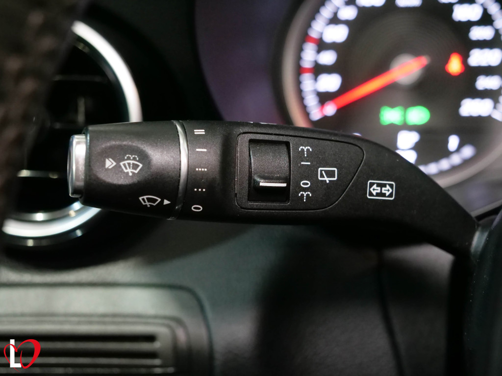 MERCEDES CLASE 200 D AUTO. BUSINESS 136 de segunda mano