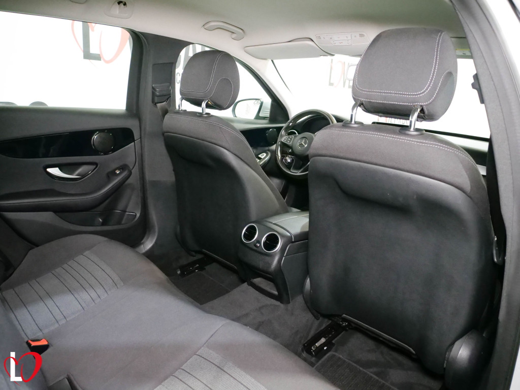 MERCEDES CLASE 200 D AUTO. BUSINESS 136 de segunda mano