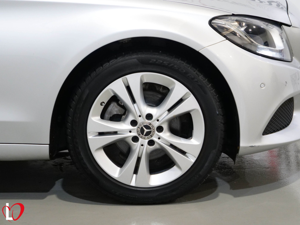 MERCEDES CLASE 200 D AUTO. BUSINESS 136 de segunda mano