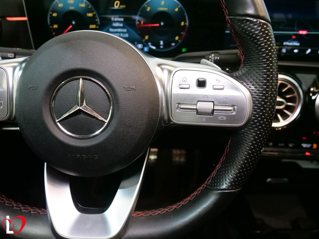 MERCEDES CLASE A 180 D 7G-DCT AMG 116 de segunda mano