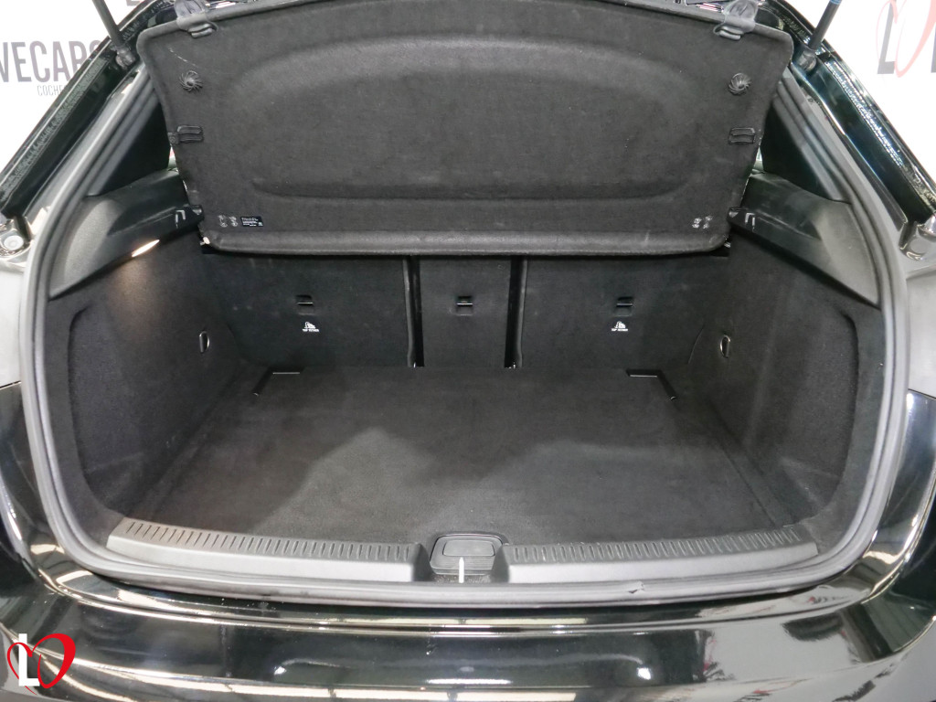 MERCEDES CLASE A 180 D 7G-DCT AMG 116 de segunda mano