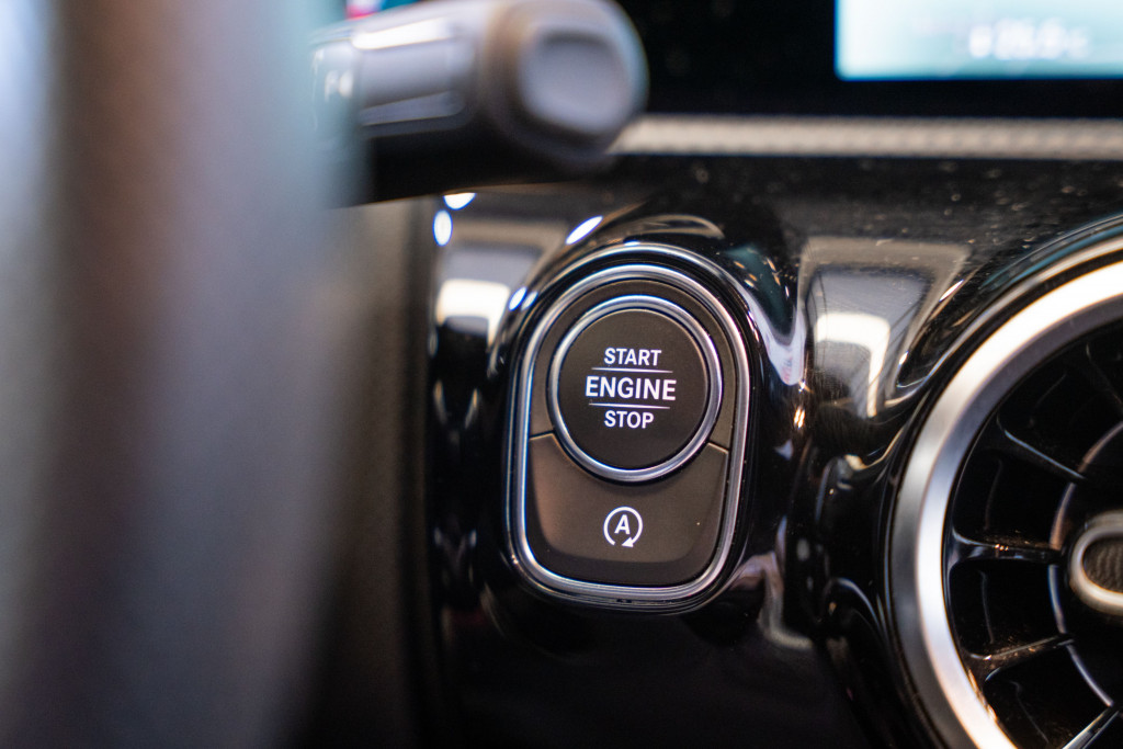 MERCEDES CLASE A 180D AMG de segunda mano