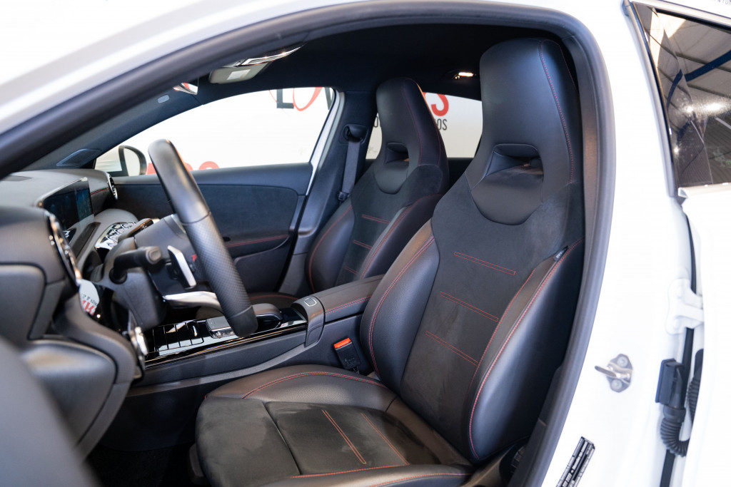 MERCEDES CLASE A 180D AMG de segunda mano