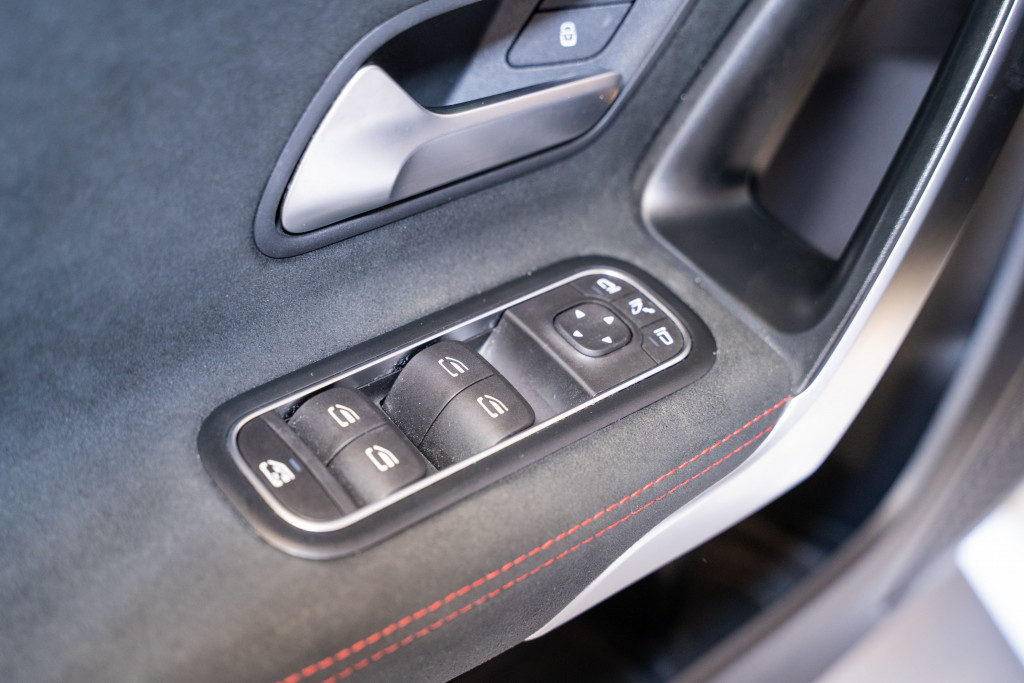 MERCEDES CLASE A 180D AMG de segunda mano
