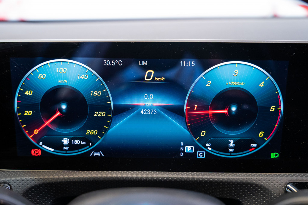 MERCEDES CLASE A 180D AMG de segunda mano