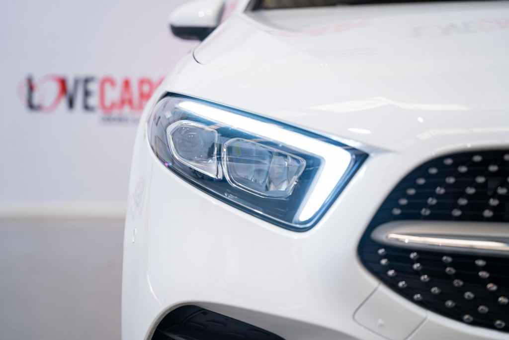 MERCEDES CLASE A 180D AMG de segunda mano
