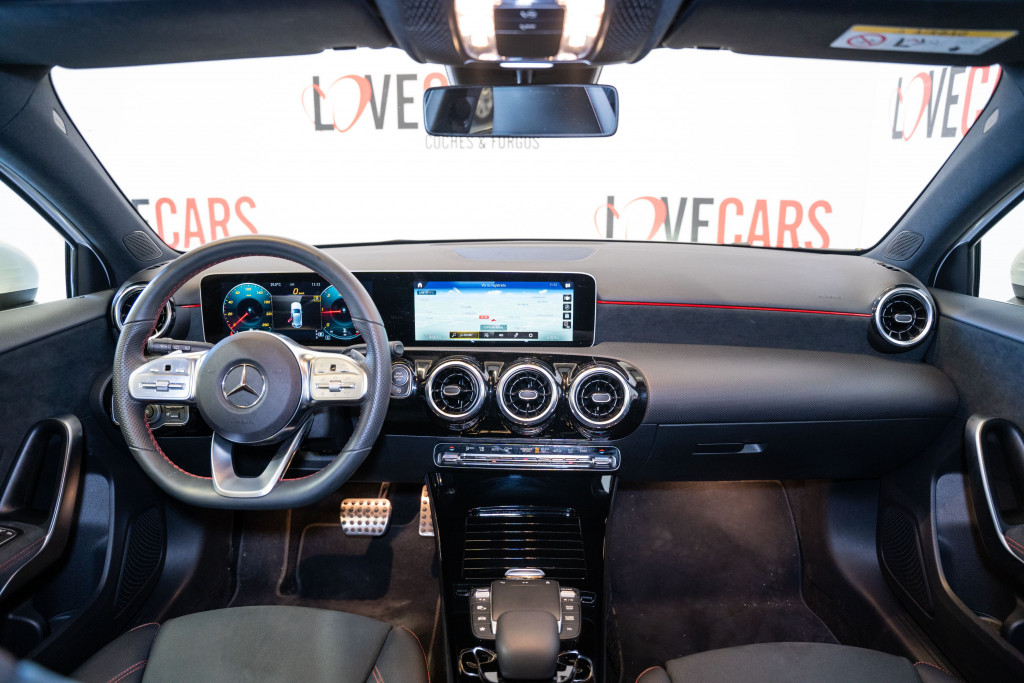 MERCEDES CLASE A 180D AMG de segunda mano