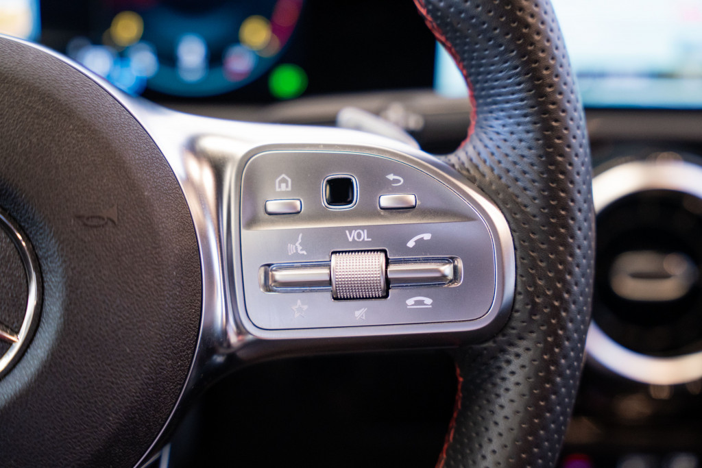 MERCEDES CLASE A 180D AMG de segunda mano