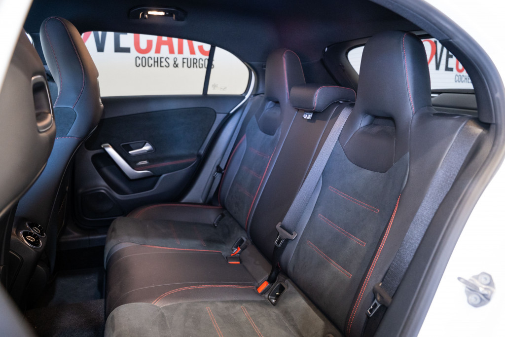 MERCEDES CLASE A 180D AMG de segunda mano