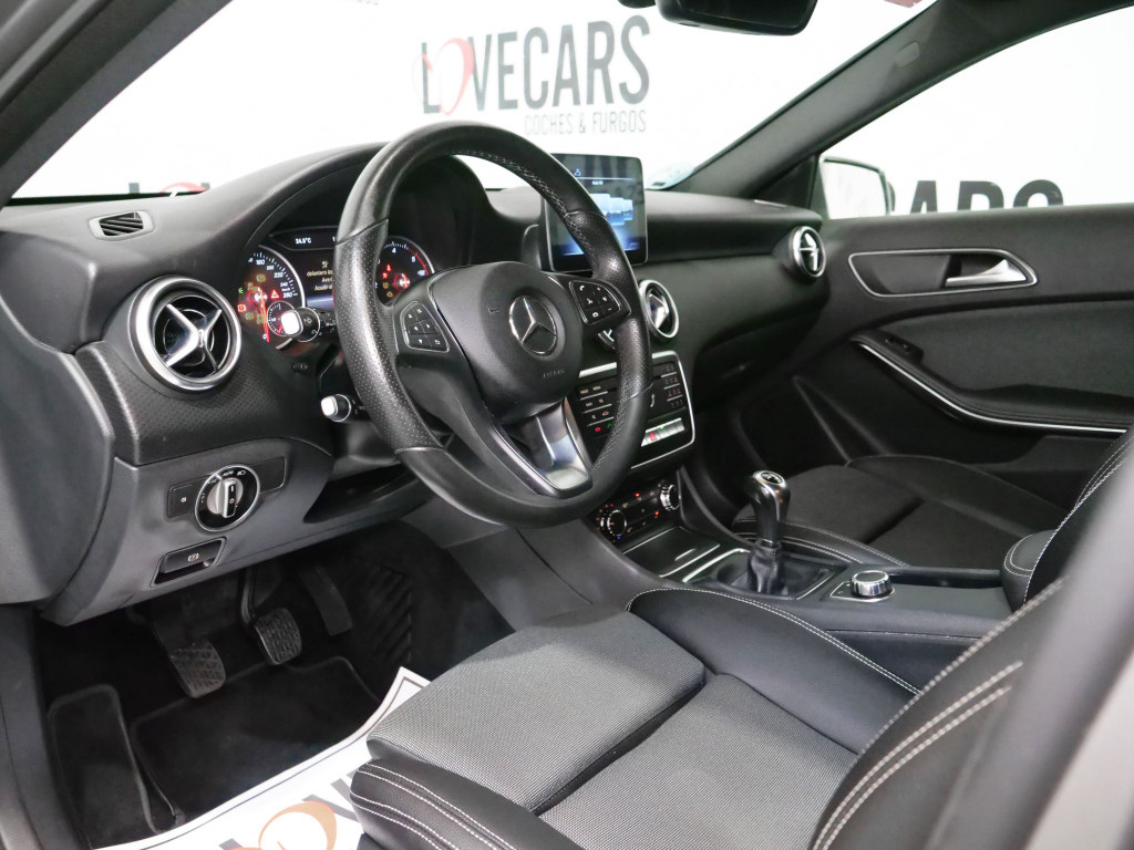MERCEDES CLASE A 200 D AMG 136 de segunda mano
