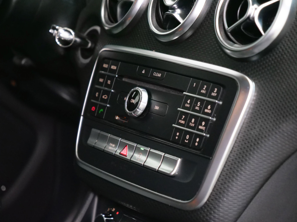 MERCEDES CLASE A 200 D AMG 136 de segunda mano