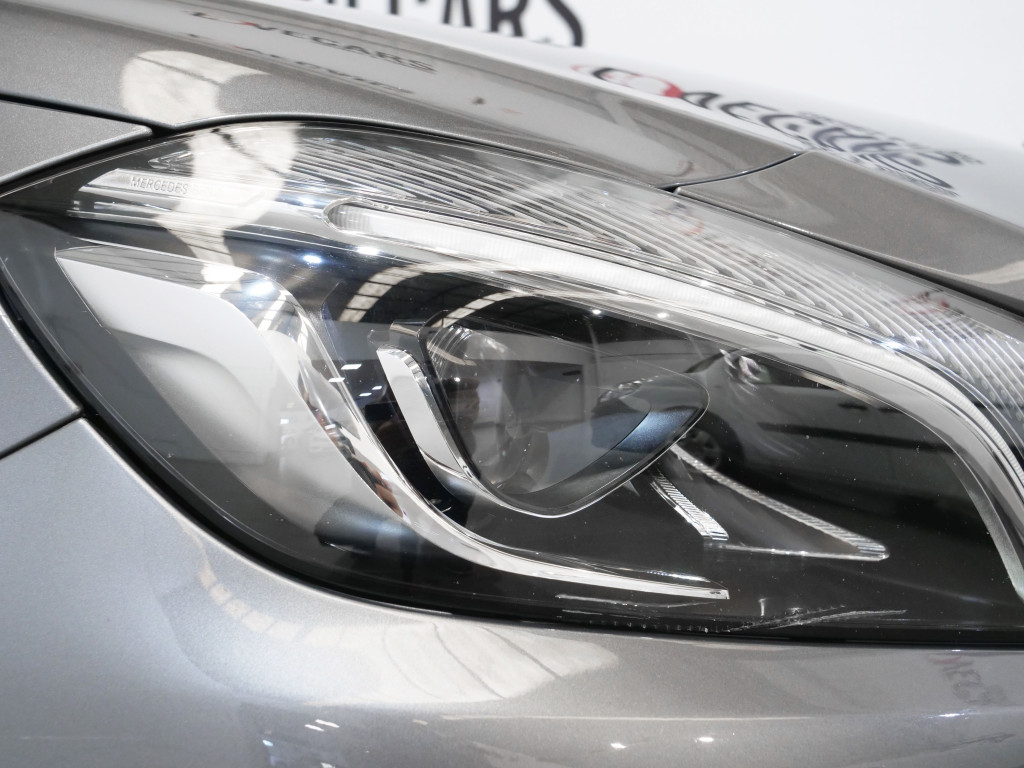 MERCEDES CLASE A 200 D AMG 136 de segunda mano