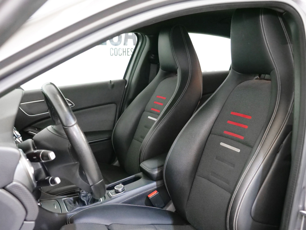 MERCEDES CLASE A 200 D AMG 136 de segunda mano