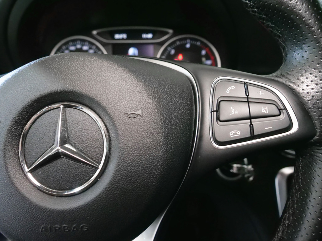 MERCEDES CLASE A 200 D AMG 136 de segunda mano