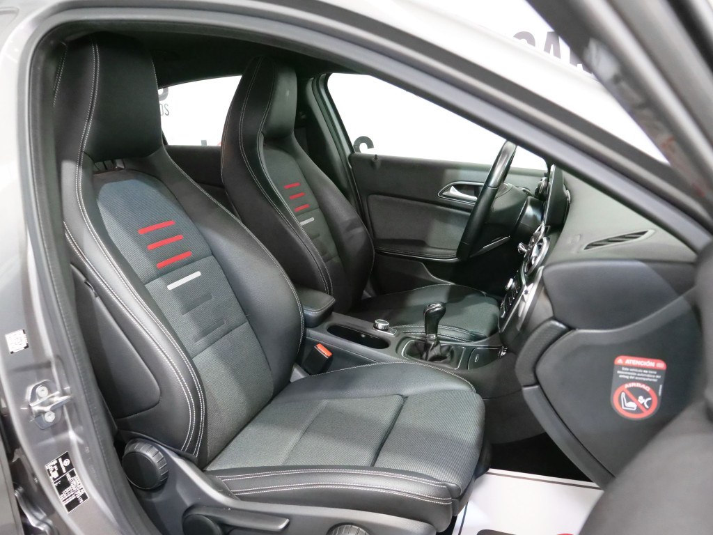 MERCEDES CLASE A 200 D AMG 136 de segunda mano