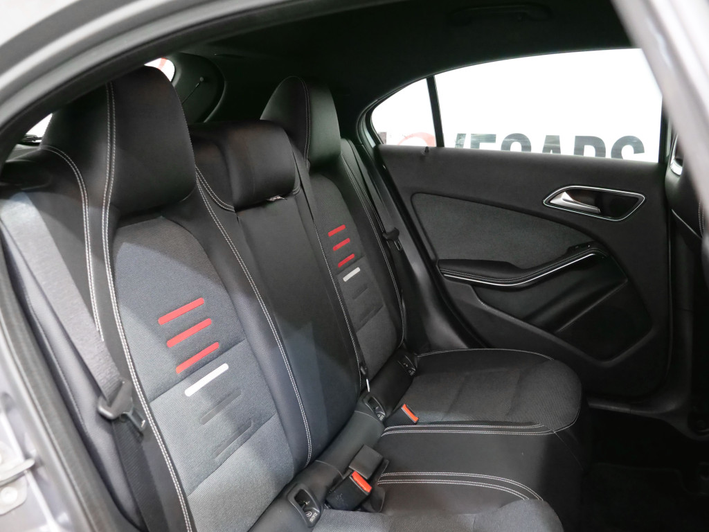 MERCEDES CLASE A 200 D AMG 136 de segunda mano