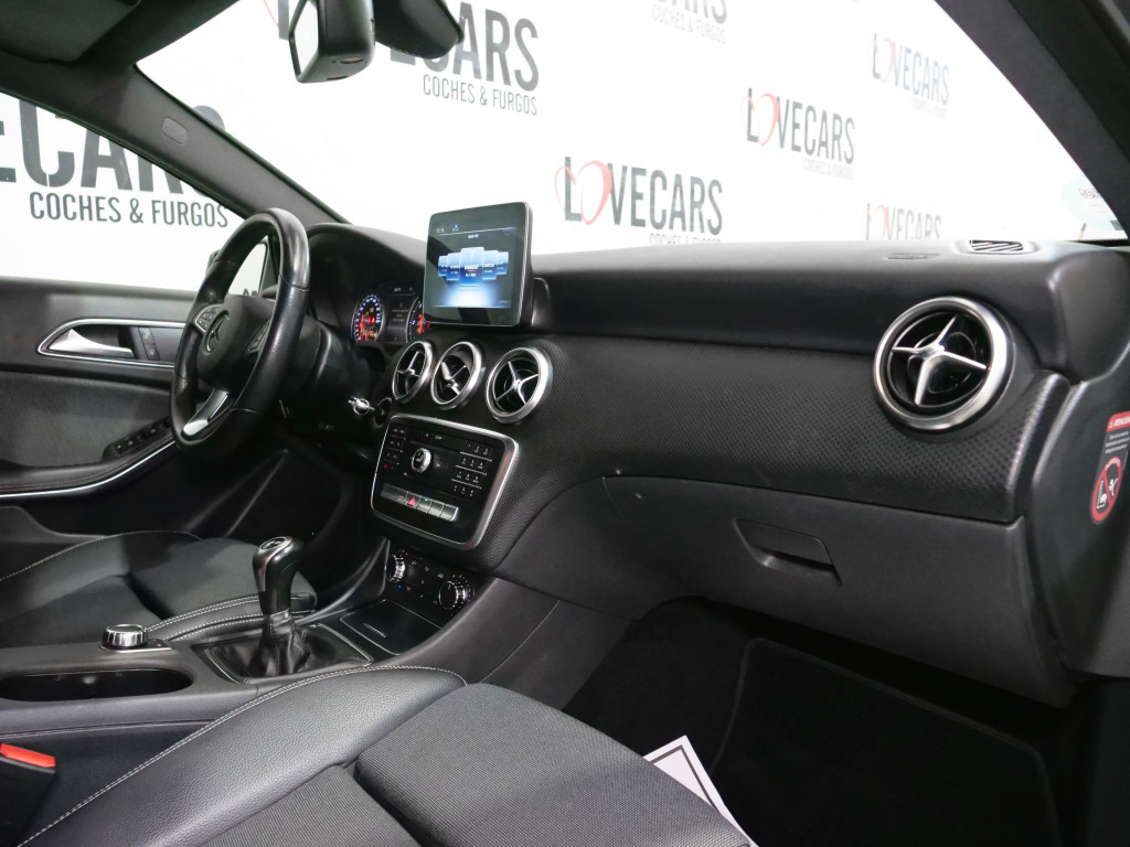 MERCEDES CLASE A 200 D AMG 136 de segunda mano
