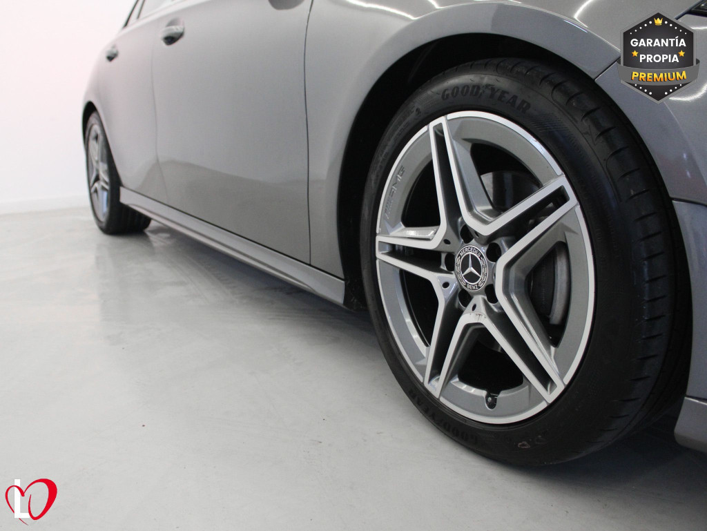 MERCEDES CLASE A 200 D AMG Line + PAQUETE ADVANTAGE 150 de segunda mano