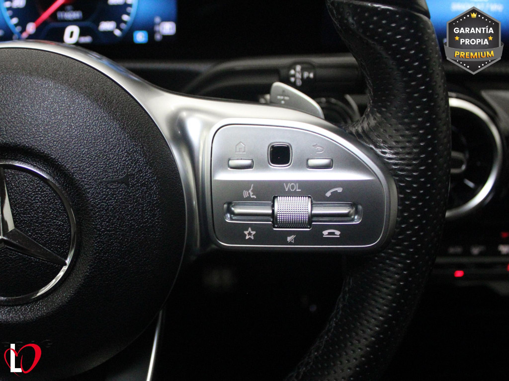 MERCEDES CLASE A 200 D AMG Line + PAQUETE ADVANTAGE 150 de segunda mano