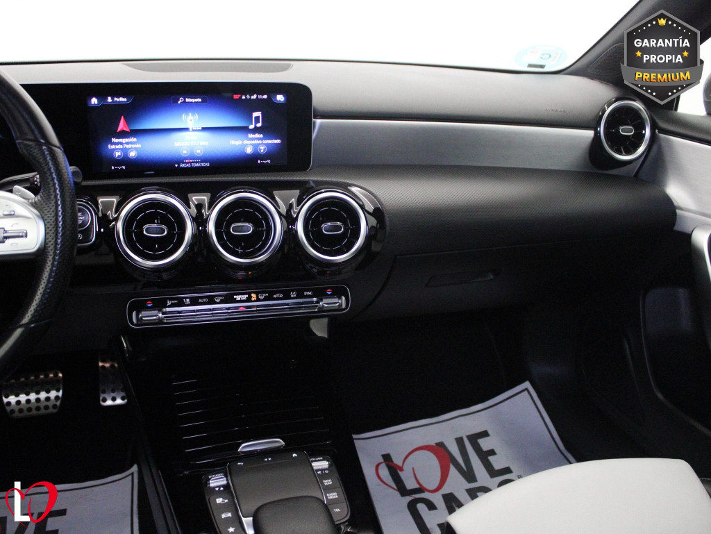 MERCEDES CLASE A 200 D AMG Line + PAQUETE ADVANTAGE 150 de segunda mano