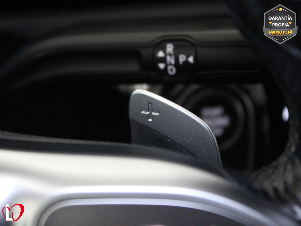 MERCEDES CLASE A 200 D AMG Line + PAQUETE ADVANTAGE 150 de segunda mano