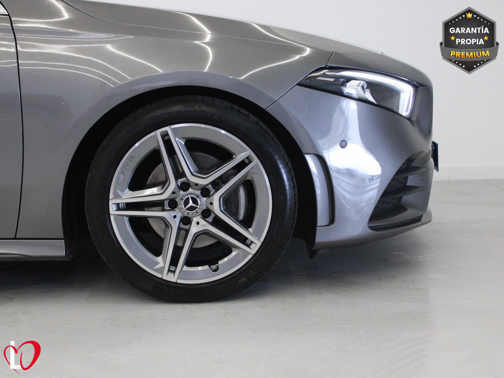 MERCEDES CLASE A 200 D AMG Line + PAQUETE ADVANTAGE 150 de segunda mano