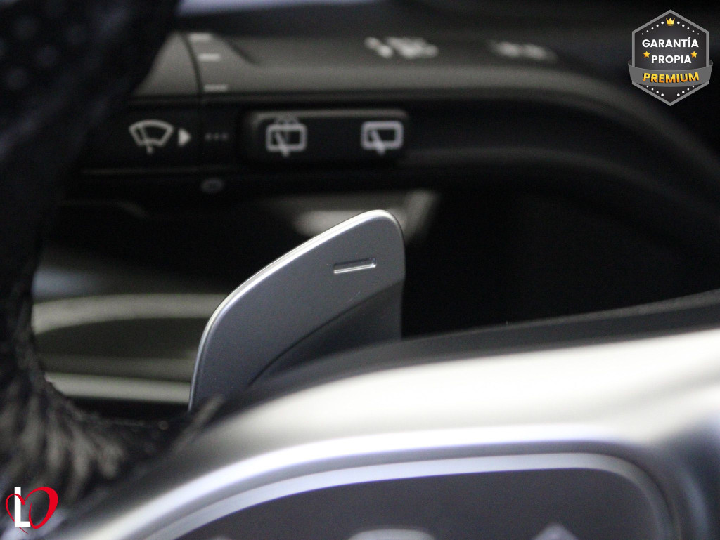 MERCEDES CLASE A 200 D AMG Line + PAQUETE ADVANTAGE 150 de segunda mano