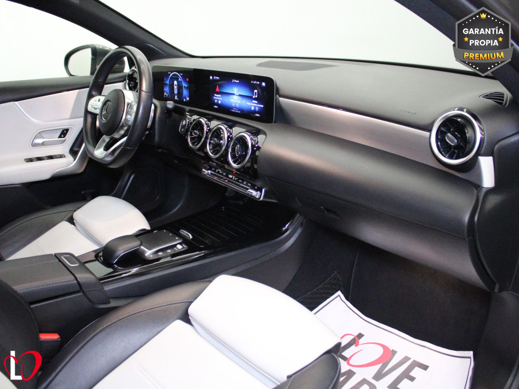 MERCEDES CLASE A 200 D AMG Line + PAQUETE ADVANTAGE 150 de segunda mano