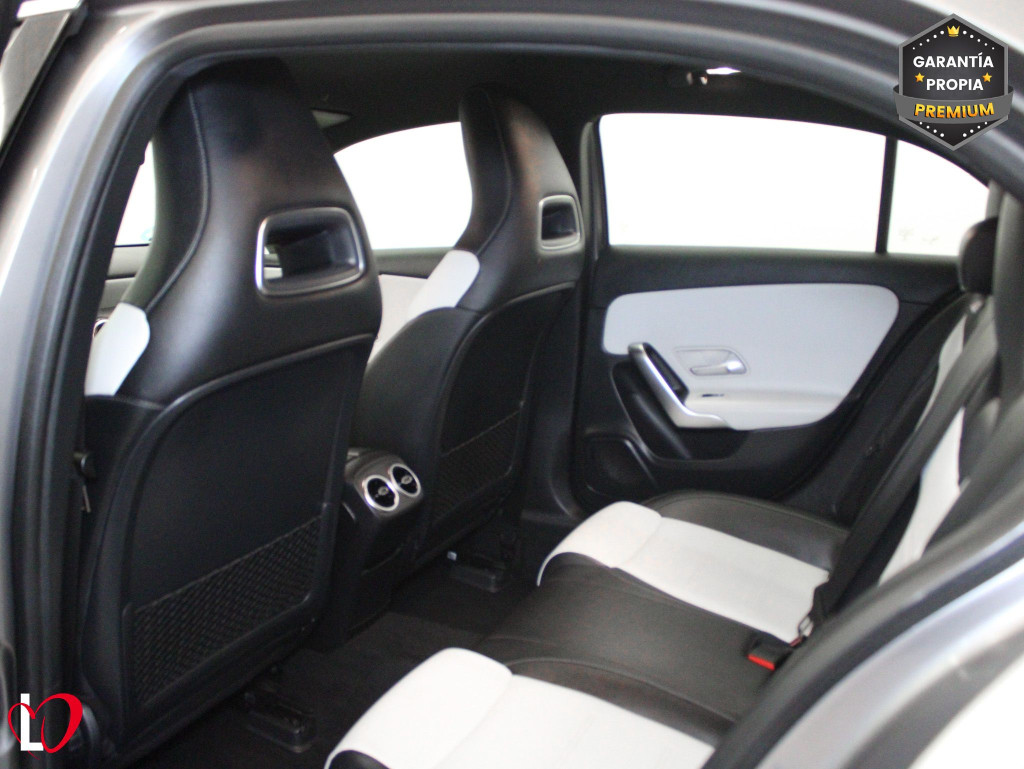 MERCEDES CLASE A 200 D AMG Line + PAQUETE ADVANTAGE 150 de segunda mano