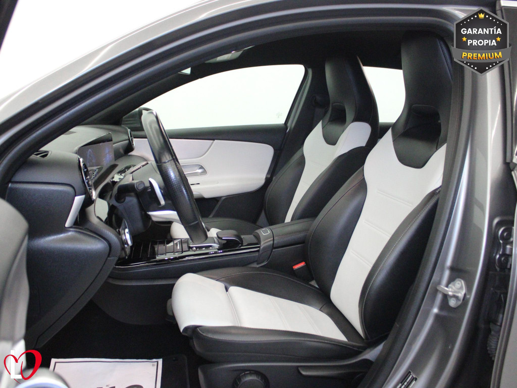 MERCEDES CLASE A 200 D AMG Line + PAQUETE ADVANTAGE 150 de segunda mano